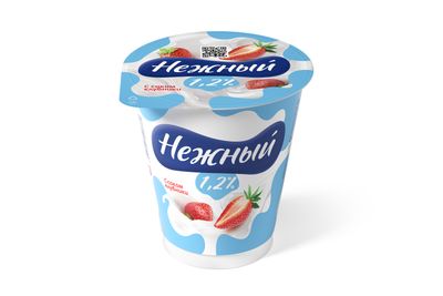 Йогурт Кампина Нежный с соком клубники 1,2% 320г стакан