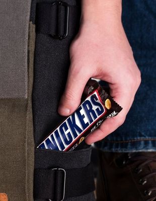Шоколадный батончик Snickers 50,5г