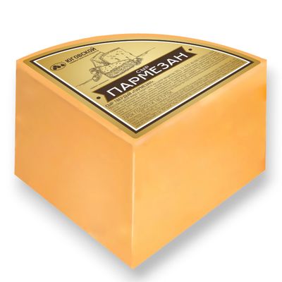 Сыр ЮКМП Пармезан твердый 35% 1/4 головки пленка вес ~1,3 кг