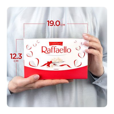 Конфеты в коробке Raffaello с цельным миндальным орехом в кокосовой обсыпке, 90г