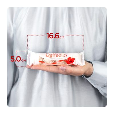 Конфеты в коробке Raffaello с цельным миндальным орехом в кокосовой обсыпке, 40 г