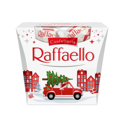 Конфеты в коробке Raffaello с цельным миндальным орехом в кокосовой обсыпке, 150 г