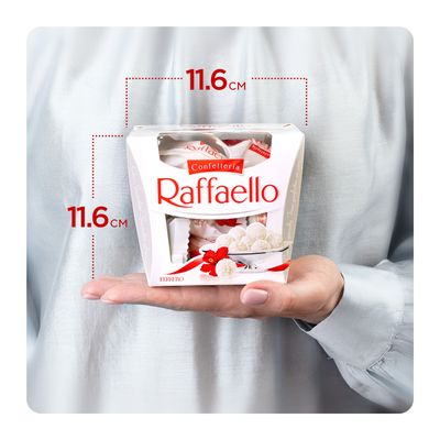 Конфеты в коробке Raffaello с цельным миндальным орехом в кокосовой обсыпке, 150 г
