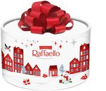 Конфеты в коробке Raffaello с цельным миндальным орехом в кокосовой обсыпке, 200 г